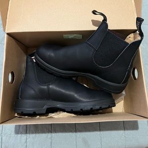 Blundstone black Chelsea boot- NIB Never worn!
